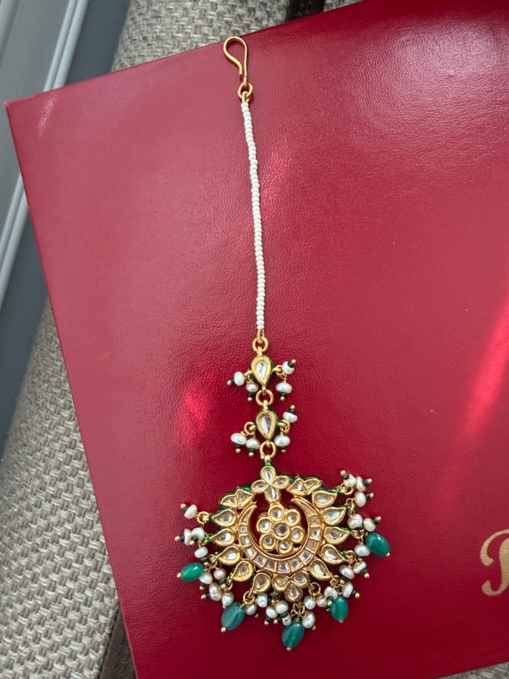 Traditional Gold-Tone Green and White Kundan Maang Tikka